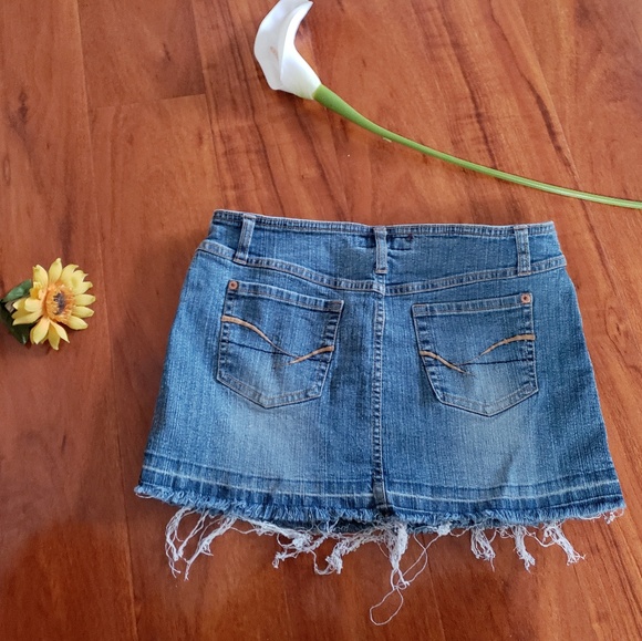 Stylish Juniors Blue Mini skirt with Raw Edge - Picture 4 of 4